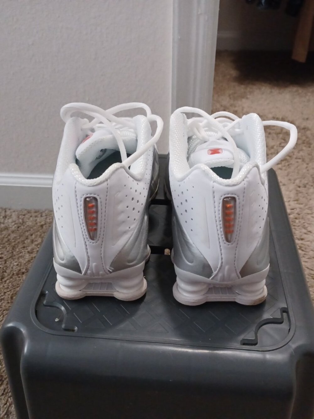 Sneakers - Picture 5 of 7